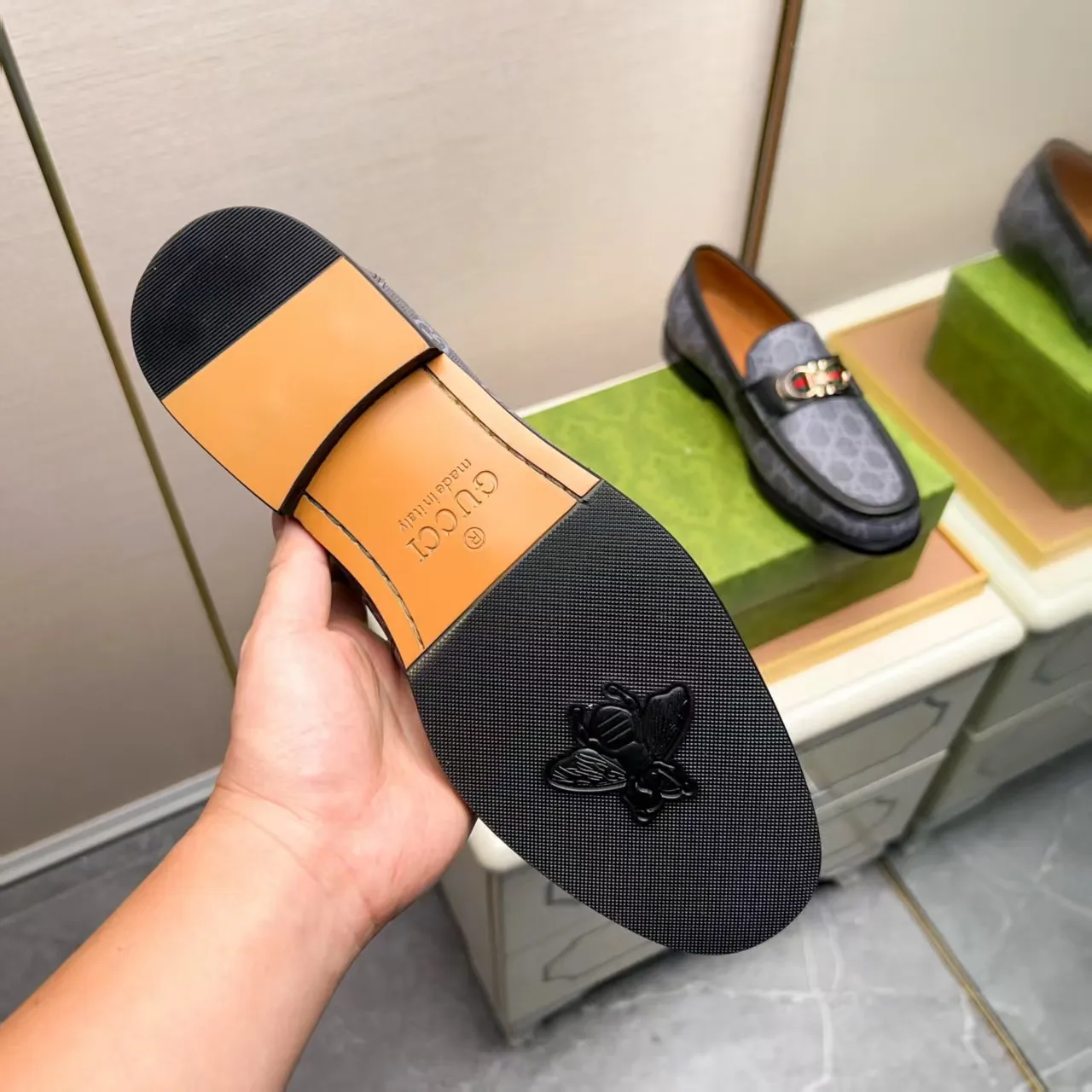 Men's men's shoes 💰460 🆘【GUCCI】Gucci ·🐂里· Hot-selling pea shoes top brand luxury, top quality, the latest fashion pea shoes.. The upper is made of original first-layer cowhide. (Full first-layer water-dyed 🐂 leather·inner). The original stylish and stylish soft rubber wear-resistant and non-slip outsole is light and comfortable on the foot, available in 3 colors! Matching code: 38-44 (customized at 45.46.47)